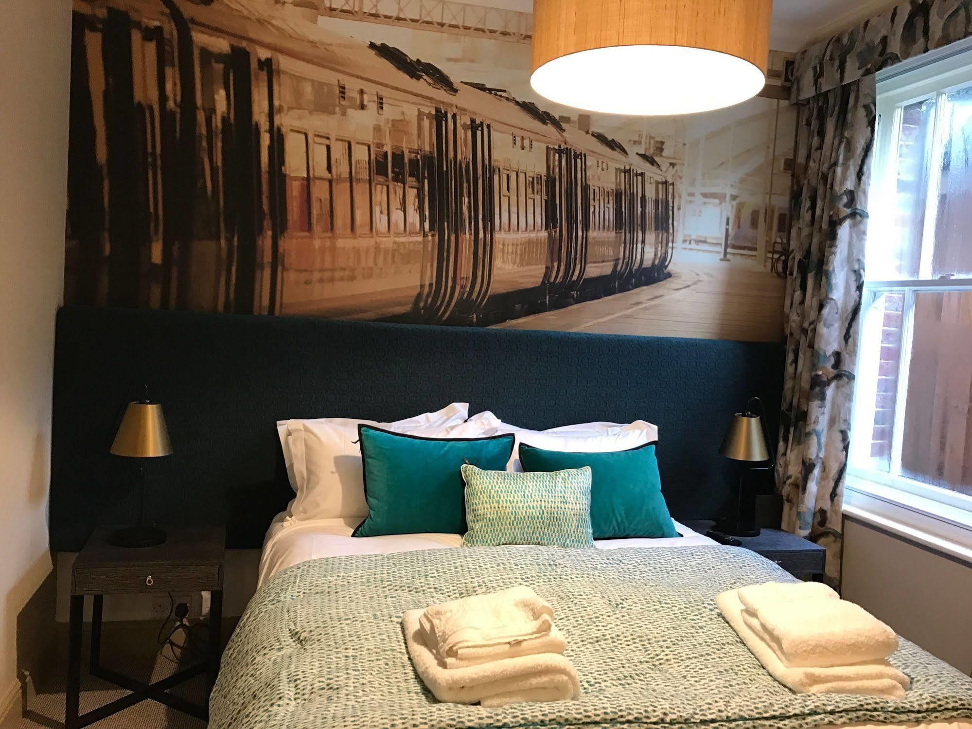 Harper'S Steakhouse With Rooms, هزلمر المظهر الخارجي الصورة
